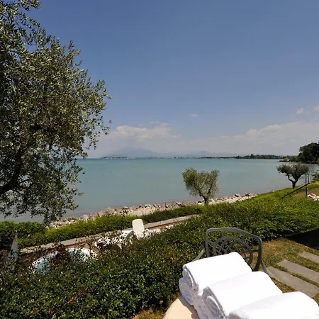 Готель Acquaviva Del Garda Дезенцано-дель-Гарда