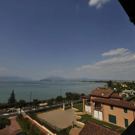 Готель Acquaviva Del Garda Дезенцано-дель-Гарда