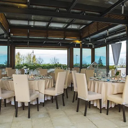Готель Acquaviva Del Garda