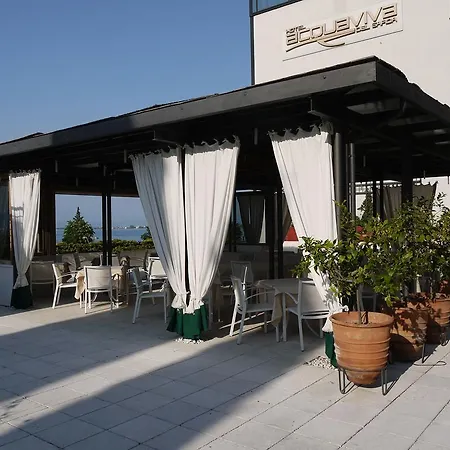 Готель Acquaviva Del Garda 4*