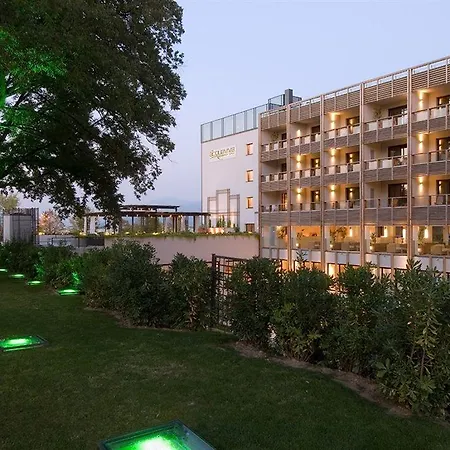 Готель Acquaviva Del Garda